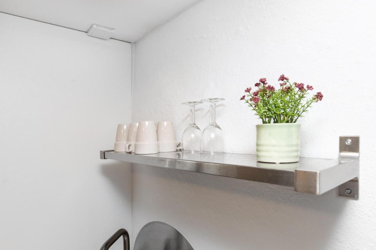 Moderne & Fuldt Udstyret Lejlighed M.Plads Til 4 Hojbjerg Экстерьер фото